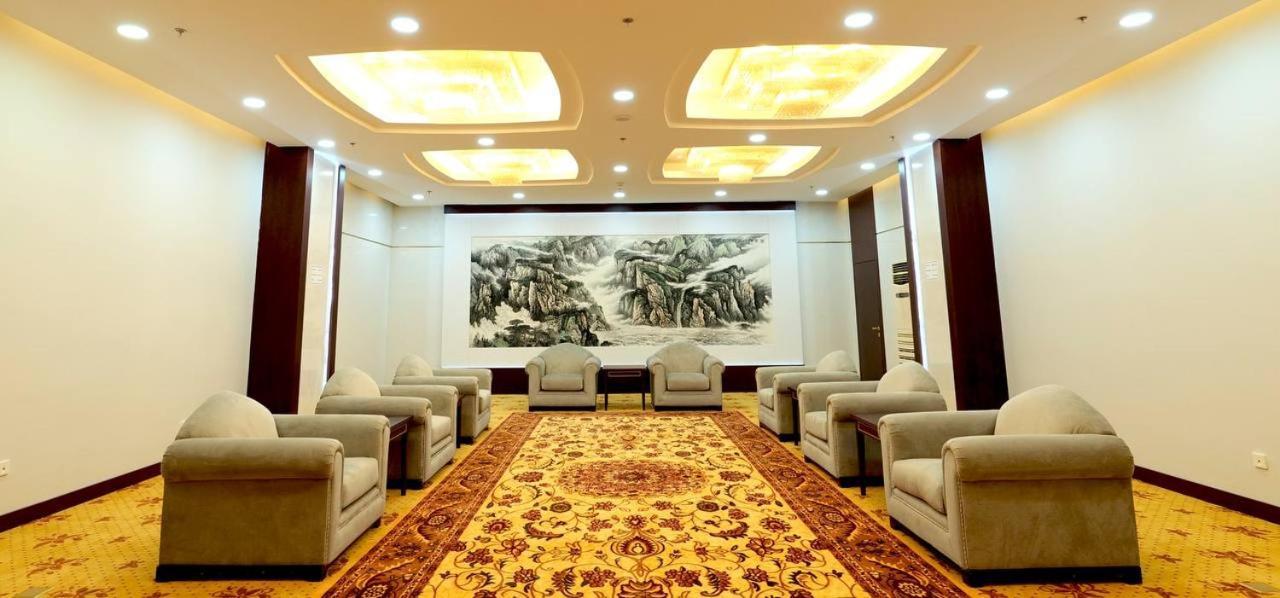 Beijing Palace Soluxe Hotel Astana Ngoại thất bức ảnh
