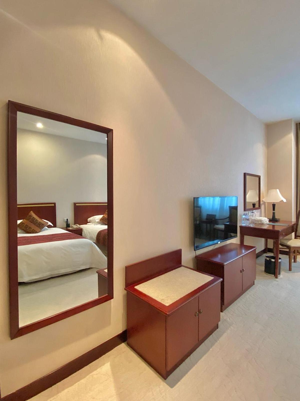 Beijing Palace Soluxe Hotel Astana Ngoại thất bức ảnh A room at the hotel