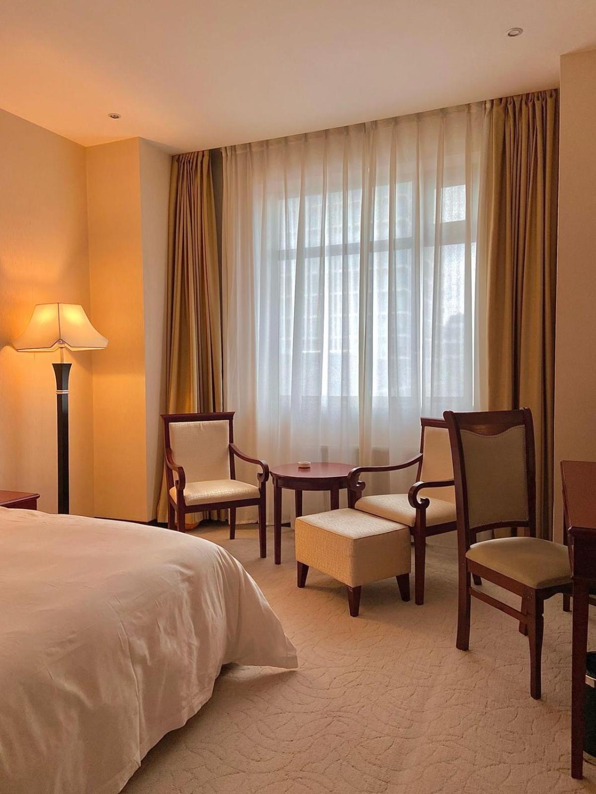 Beijing Palace Soluxe Hotel Astana Ngoại thất bức ảnh A room at the hotel