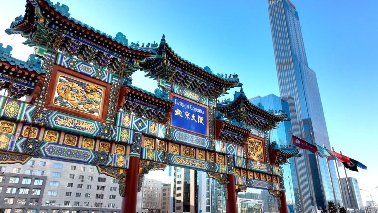 Beijing Palace Soluxe Hotel Astana Ngoại thất bức ảnh Chinatown gate