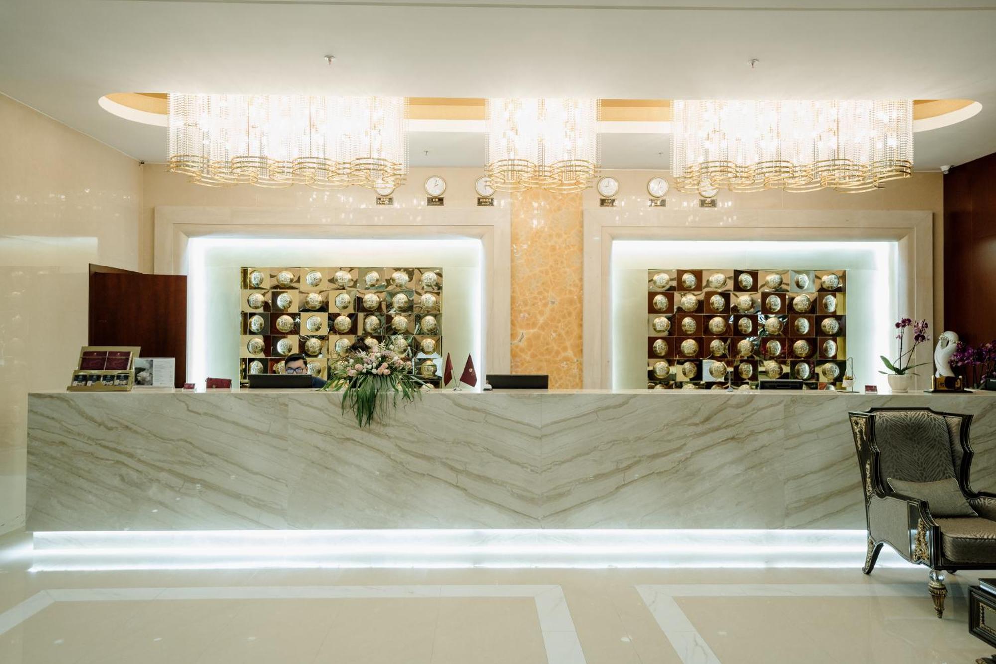 Beijing Palace Soluxe Hotel Astana Ngoại thất bức ảnh Reception